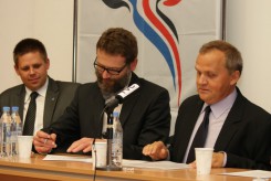 Przedstawiciele Prawa i Sprawiedliwości, Kongresu Nowej Prawicy i Projektu Chojnicka Samorządność podpisali wczoraj porozumienie wyborcze.