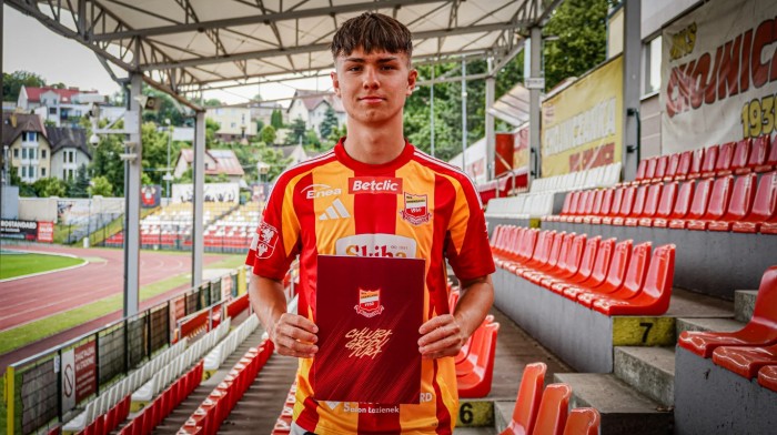 Adrian Czyżewski z profesjonalnym kontraktem