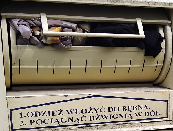 Niepotrzebna odzież, potrzebne rozwiązania. Chojnice w kryzysie tekstylnym