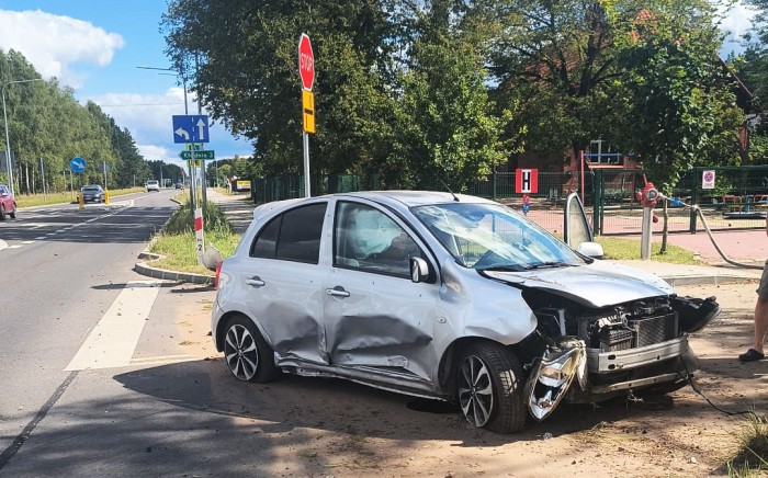 Wpadł do rowu w Gutowcu! Pasażerka w szpitalu