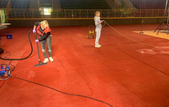 Cuchnący sabotaż przed galą bokserską