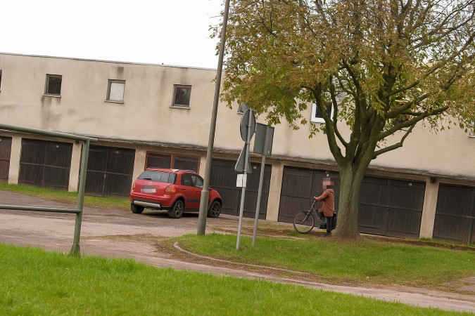 W Chojnicach obcy mężczyzna pocałował dziecko