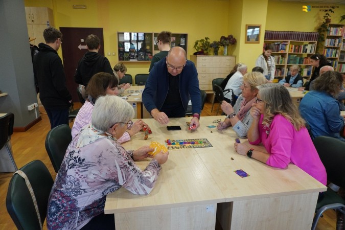 Cykliczne gry planszowe dla seniorów i podopiecznych ośrodków wsparcia