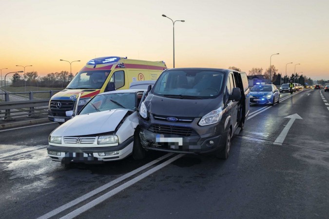 Zdarzenie drogowe w Pawłówku - jedna osoba w szpitalu