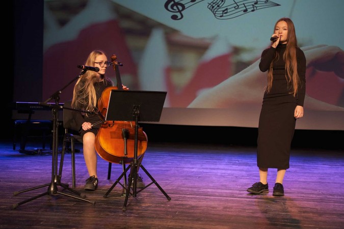 Spotkanie z pieśnią i piosenką patriotyczną 'Cześć polskiej ziemi'