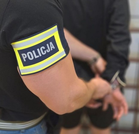 Wtargnęli do mieszkania i zaatakowali 42-latka. Obaj zostali zatrzymani