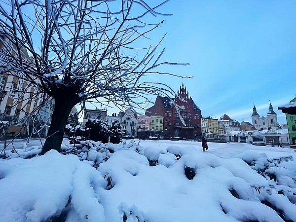 Dwie firmy zadbają o zimowe utrzymanie dróg i chodników w Chojnicach