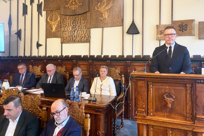 Kneblowanie opozycji przed wyborem Maciej Bonny na nowego przewodniczącego Rady Miejskiej w Chojnicach