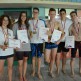 Młodzi pływacy z nagrodami
