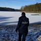  Wejście na zamarznięty staw czy jezioro może zakończyć się tragicznie. Zachowaj ostrożność!