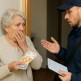 Podszywał się pod listonosza i oferował 'unijną gotówkę'