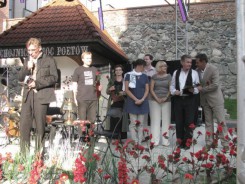 Wojciech Kass przedstawia laureatów XVII Chojnickiej Nocy Poetów.