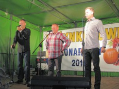 Gwiazdą dożynek w Konarzynach był kabaret Rak.