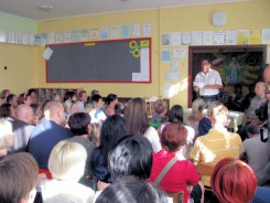 Spotkanie burmistrza z rodzicami w przedszkolu Skrzaty, dn. 6.09.2011 r.
