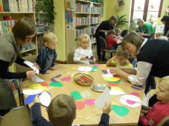 Zajęcia dla dzieci w Miejskiej Bibliotece Publicznej.