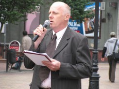 Jacek Studziński na proteście przeciw prywatyzacji PS9 we wrześniu 2011
