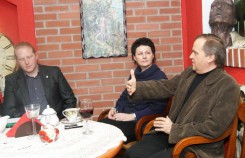 Od lewej: Tomasz Szlachetka, Joanna Gierszewska i Mariusz Brunka podczas ostatniego spotkania nt. manipulacji mediów.