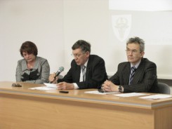 Małgorzata Gierszewska, Antoni Szlanga oraz Marek Dutkowski na pierwszym posiedzeniu rady strategii.