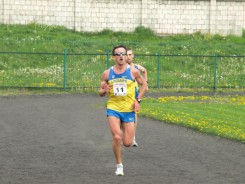 Na zdjęciu zwycięzca biegu Ukrainiec Siergii Okseniuk 