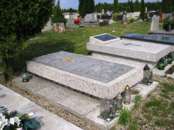 Stan nagrobka Juliana Rydzkowskiego w czerwcu 2012 roku.
