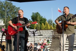 Ireneusz Drobiński i Radosław Osiński w charzykowskim amfiteatrze.