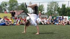 Na zdjęciu: Mistrz Europy we freestyle football Łukasza Chwieduk.