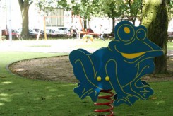 Na zdjęciu urządzenie z placu zabaw w parku Tysiąclecia.