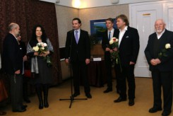 Od lewej (z kwiatami): Małgorzata Bratz-Ciemińska, Andrzej Ciemiński i Zenon Korytowski. 