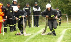 Strażacy ochotnicy z gminy swoje wozy będą tankować na stacji w Nieżychowicach. Zdjęcie z gminnych zawodów strażackich, wrzesień 2012.