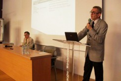 Prof. Marek Dutkowski referuje prace nad projektem Strategii.