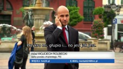 Przemysław Wenerski z TVN24 rozmawia przez telefon z Wojciechem Rolbieckim