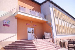 W Zespole Szkół w Charzykowach są trzy oddziały zerówkowe. 