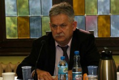 Radny PiS Aleksander Mrówczyński miał nadzieję, że przyjęcie uchwały pozwoli obywatelom na większy udział w życiu publicznym.