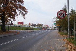 Aktualnie na skrzyżowaniu Tucholskiej z Towarową jest zakaz skrętu w lewo.