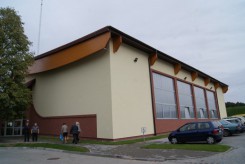 Zdzisław Kufel projektował też inne sale gimnastyczne w gminie Chojnice, m.in. w Charzykowach. 