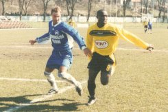 Hamlet Austin w barwach Chojniczanki.