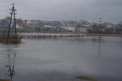 W styczniu 2011 roku pola od ul. Brzozowej, po Sobierajczyka i działki ogródkowe były zalane.