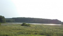 Jezioro Wegner położone jest w pobliżu jeziora Niedźwiedziego w Chojniczkach. Strugą Jarcewską połączone jest z J. Charzykowskim. 