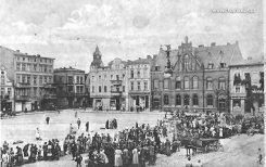 Dzień targowy. Stary Rynek. Ok. 1915 r.