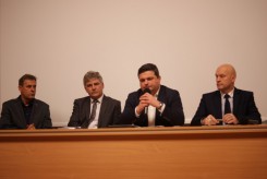 Na zdjęciu od lewej: burmistrz Chojnic Arseniusz Finster, senator Roman Zaborowski, wiceminister Paweł Orłowski, Leszek Redzimski z PO.