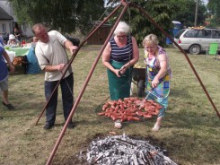 Sołtys Jolanta Drążkowska i Janina Spierewka brały aktywny udział w projekcie.