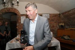 Wojciech Libera ma jeszcze aparat marki Star 66, którym przed ponad 40 laty dokumentował Chojnice.