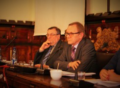 Mirosław Janowski, zdaniem opozycji, nie powinien w ogóle być radnym. Zarzuca mu naruszenie przepisów ustawy o samorządzie gminnym.