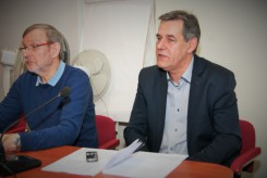 O lewej Andrzej Gąsiorowski, szef komisji budżetu, i burmistrz Arseniusz Finster.