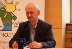 Na zdjęciu Andrzej Brunka z Urzędu Gminy w Chojnicach.