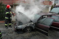 Akcja gaśnicza na miejscu zdarzenia.