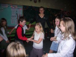 Wspólna zabawa w grupach.