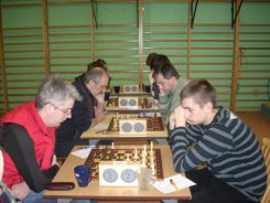 Na zdjęciu z prawej Piotr Januszewski.