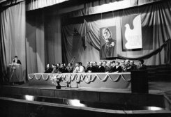 Akademia pierwszomajowa w Kinoteatrze. 1980 r. 