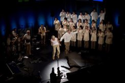 Trzecie Godzina Dnia. Fruwają od lewej: Mirosław KOLA Kolczyk i Piotr Nazaruk.